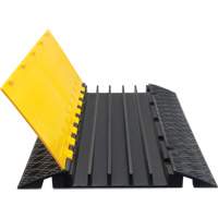 Protecteur de c&acirc;bles en polyur&eacute;thane, 5 canaux, 35,43" lo x 19,69" la x 2" h - Produits de sécurité Zenith 
