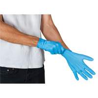 Emballages de gants jetables pour machine distributrice, Petit, Nitrile, 4,5 mils, Sans poudre, Bleu, Classe 2 - Produits de sécurité Zenith 