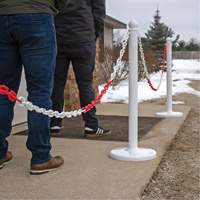 Bicolour Plastic Barrier Chain, Green/White, 2" Link, 500' Length - Mr. Chain 50033-500
