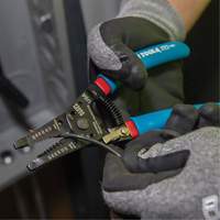 Pince &agrave; d&eacute;nuder et coupe-fil Klein-Kurve&reg; - Klein Tools 11057