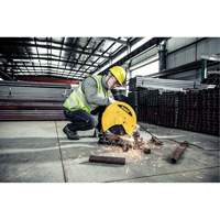 Scie &agrave; tronçonner, 14", 4000 tr/min &agrave; vide, 120 V, 15 A - DEWALT D28730