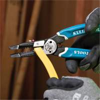 Outil polyvalent Klein-Kurve pour d&eacute;nuder, couper et sertir les fils, 8-1/4" lo, 8 - 20 AWG - Klein Tools K12065CR