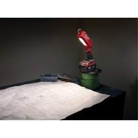 B&acirc;ton lumineux M18, Crochet, Rechargeable, 300 lumens - Milwaukee 2352-20