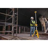 Lampe sans fil sur tr&eacute;pied 20V Max, DEL, 3000 lumens, Boîtier en Plastique - DEWALT DCL079B