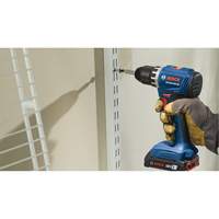 Trousse perceuse-visseuse compacte sans balais, Lithium-ion, 18 V, Mandrin 1/2", Couple 400 lb-po - Bosch GSR18V-400B22
