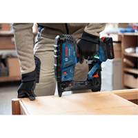 Agrafeuse &agrave; couronne &eacute;troite sans balai de calibre 18 (outil seul) - Bosch GTH18V-18MN