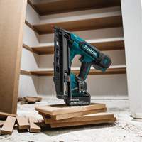 LXT Brushless 2-1/2" 15 ga Finish Nailer, 18 V, Lithium-Ion - Makita DBN620Z