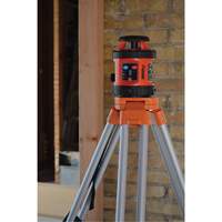 Syst&egrave;me laser rotatif horizontal rouge &agrave; nivellement automatique, 800' (243,84 m), 635 N.m - Johnson 99-026K