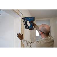 Cloueur de finition inclin&eacute; sans balais de calibre 16 (outil seul), 18 V, Lithium-ion - Bosch GNH18V-16MAN