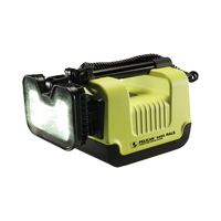 Syst&egrave;mes d'&eacute;clairage pour zone recul&eacute;e 9455, DEL, 21 W, 1600 lumens, Boîtier en Plastique - Pelican 094550-0000-245